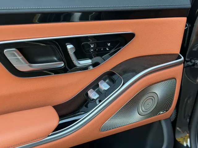 Mercedes-Benz S-Class — Фото автомобиля 10