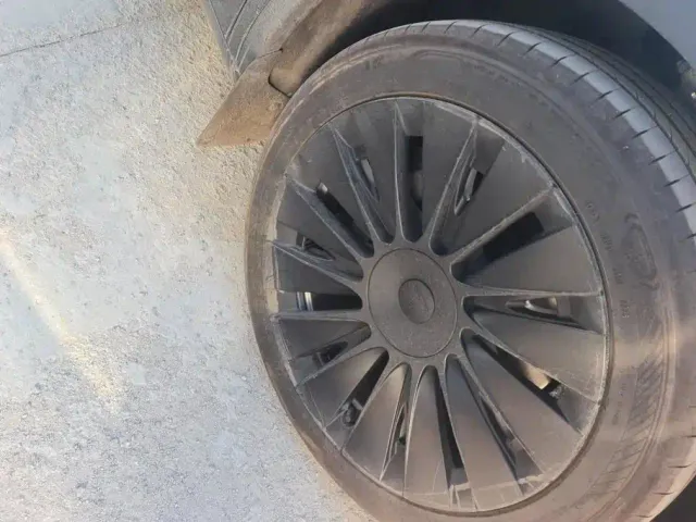 Tesla Model Y — Фото автомобиля 6