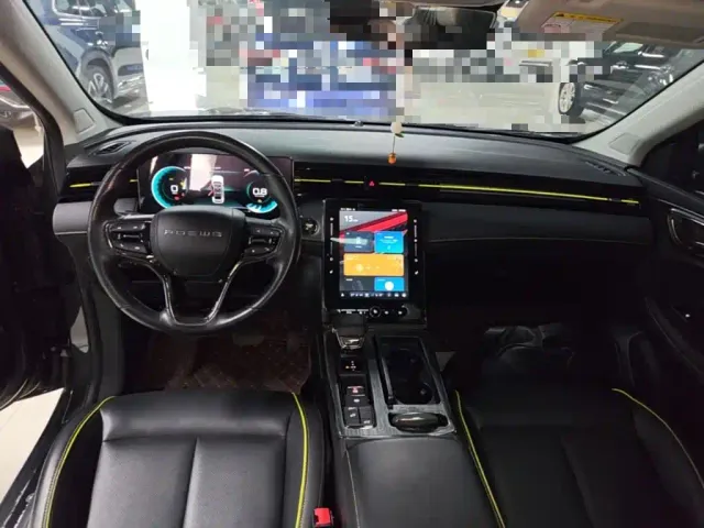 Roewe RX5 — Фото автомобиля 9