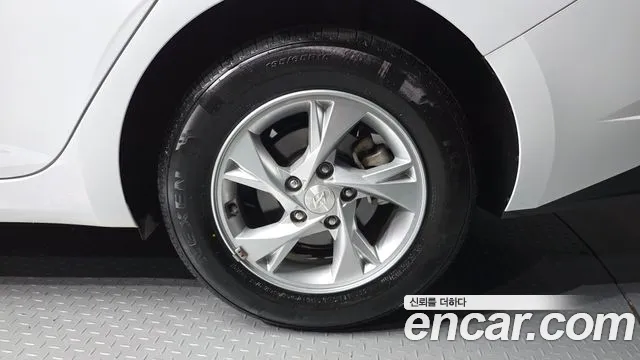 Hyundai Avante CN7 — Фото автомобиля 5