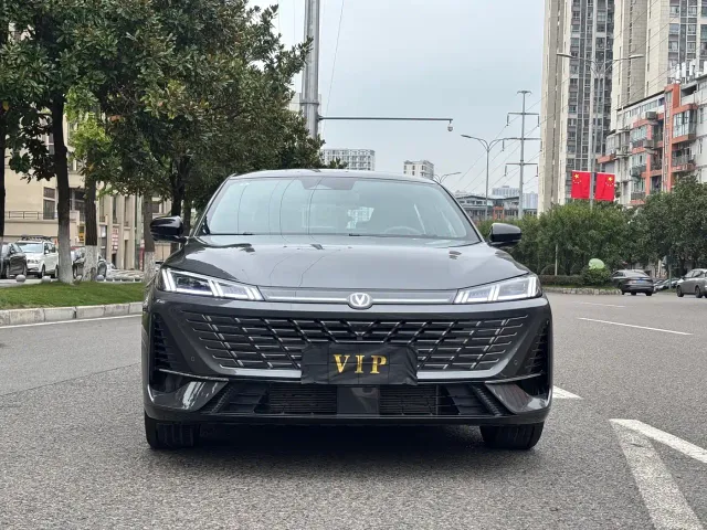 Changan Eado — Фото автомобиля 2