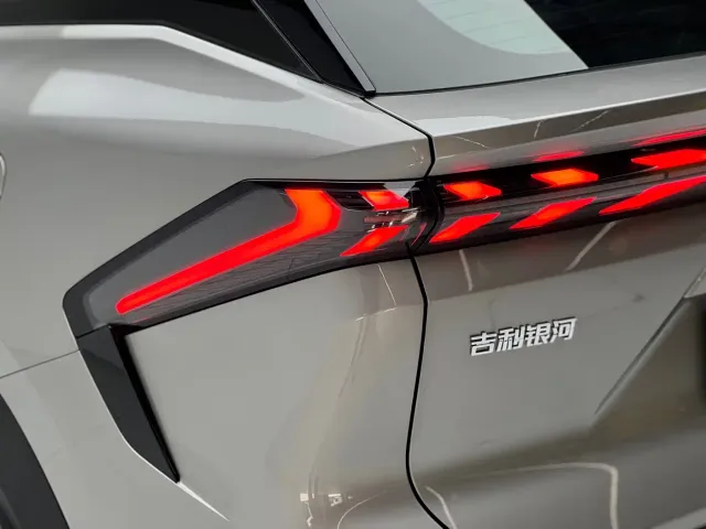 Geely Galaxy L7 — Фото автомобиля 17