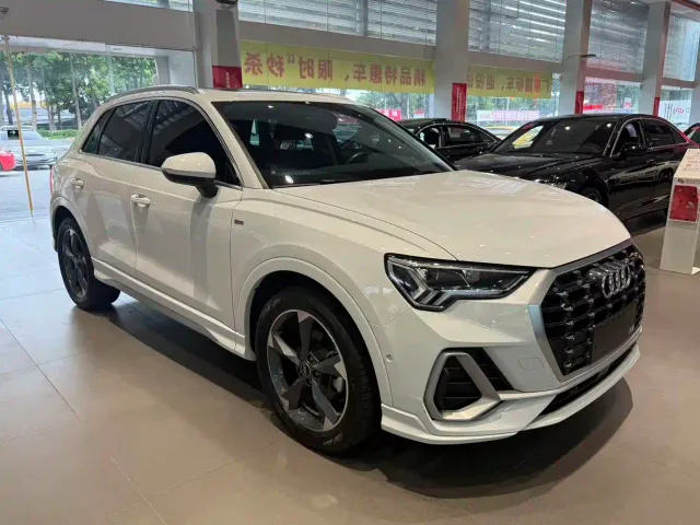 Audi Q3 — Фото автомобиля 3