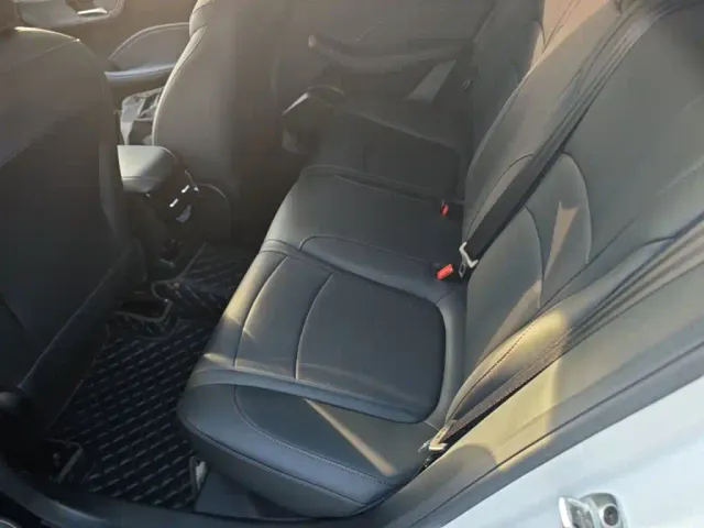 Roewe i5 — Фото автомобиля 16