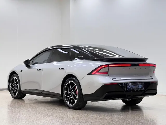 Xpeng P7+ — Фото автомобиля 4