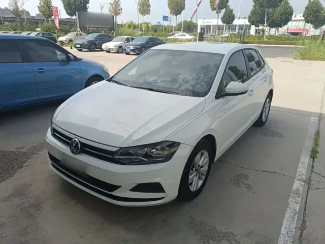 Фотография автомобиля — Volkswagen Polo