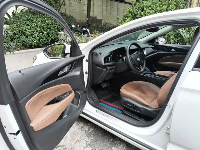 Buick Regal — Фото автомобиля 17