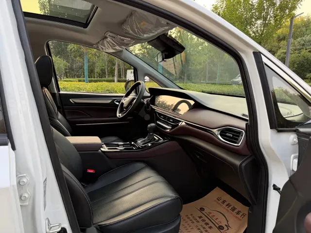 GAC Trumpchi M6 — Фото автомобиля 17