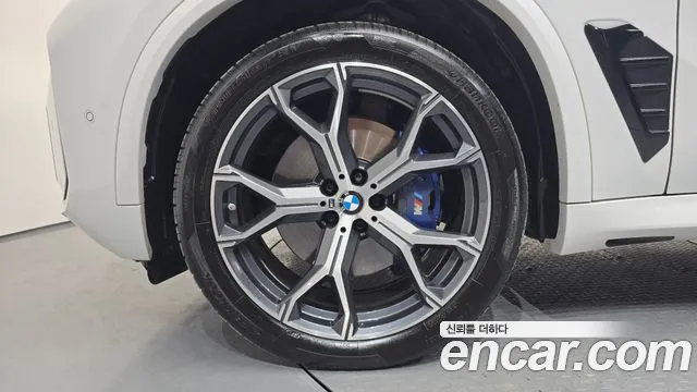 BMW X5 xDrive 40i M Sport — Фото автомобиля 5