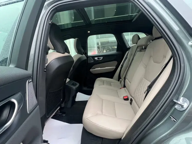 Volvo XC60 — Фото автомобиля 9