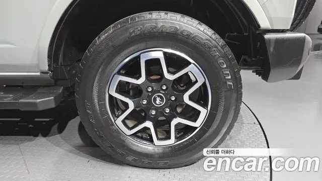 Ford Bronco 6th Gen — Фото автомобиля 6