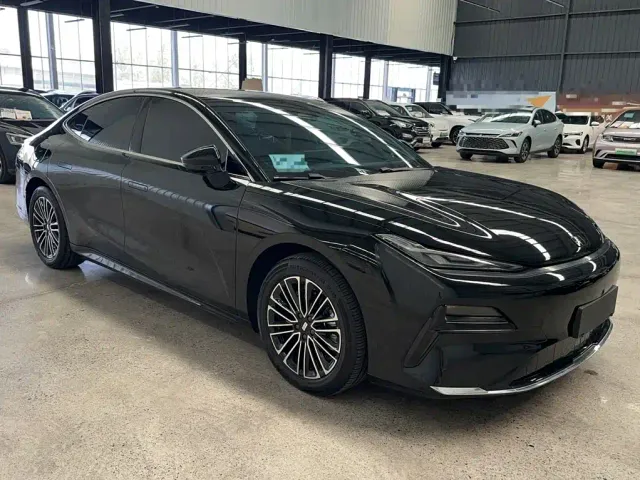 Geely Galaxy Xingyao 8 — Фото автомобиля 13