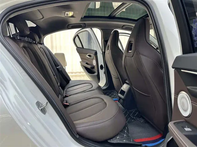 BMW 1 Series — Фото автомобиля 13
