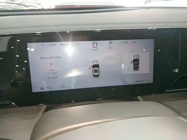BYD Qin L — Фото автомобиля 11