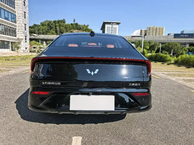 Wuling Starlight — Фото автомобиля 5