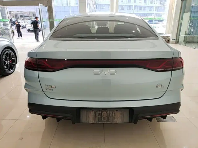 BYD Qin L — Фото автомобиля 5