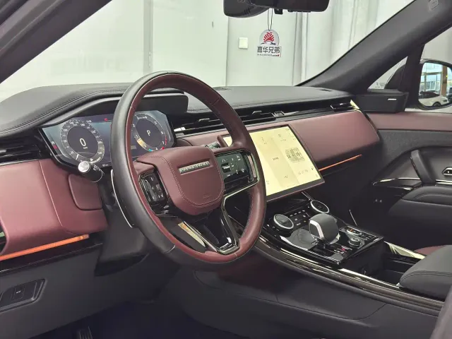 Land Rover Range Rover Sport — Фото автомобиля 15