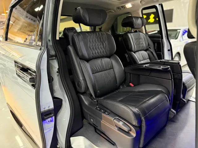 Honda Elysion — Фото автомобиля 20