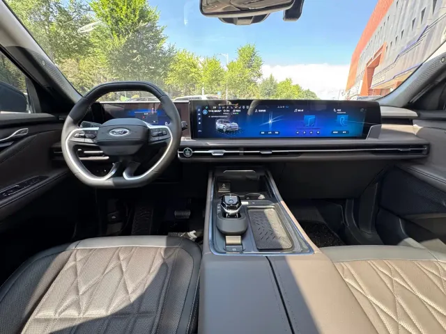Ford Edge — Фото автомобиля 13
