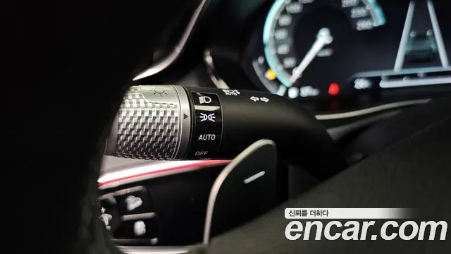 Genesis GV70 2.5T Бензин AWD — Фото автомобиля 16