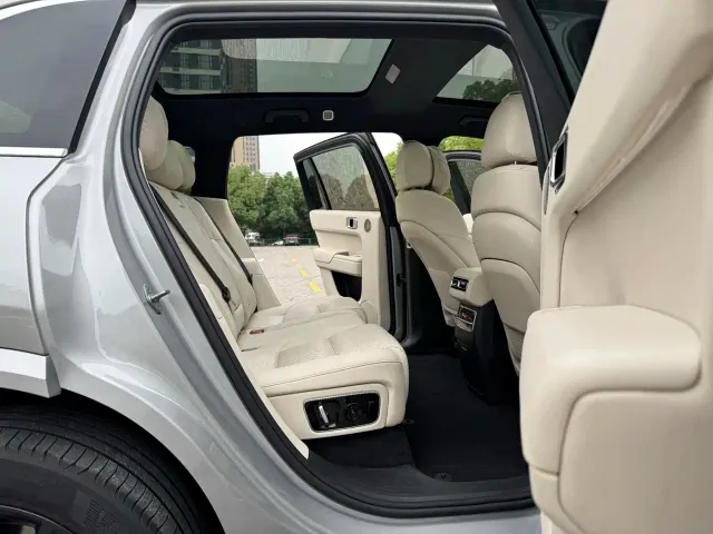 Li Auto L7 — Фото автомобиля 15