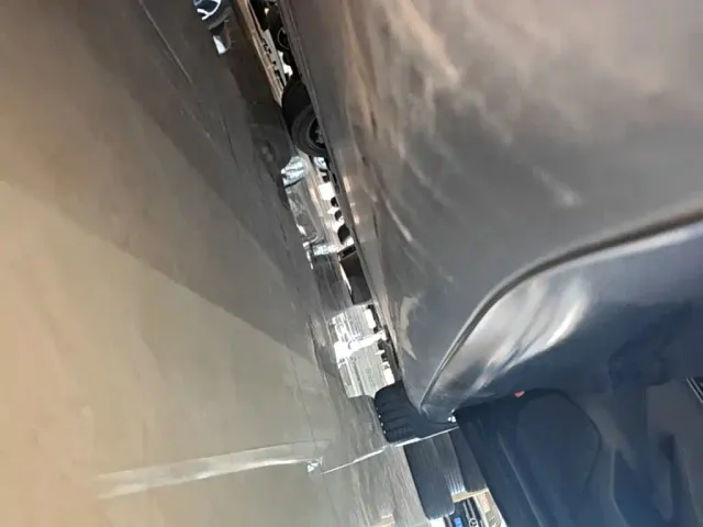 Tesla Model 3 — Фото автомобиля 21