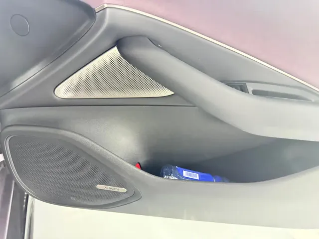 Xiaomi SU7 — Фото автомобиля 9