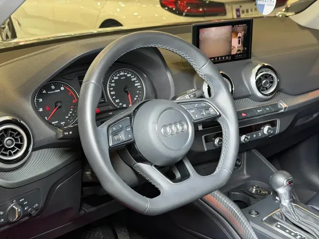 Audi Q2L — Фото автомобиля 8