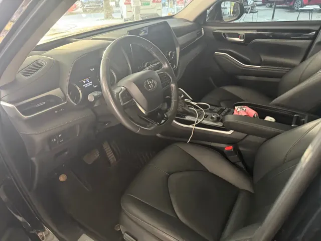Toyota Highlander — Фото автомобиля 4