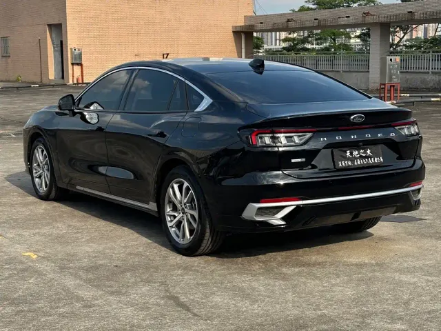 Ford Mondeo — Фото автомобиля 10