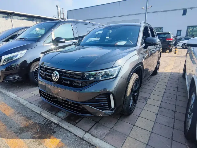 Фотография автомобиля — Volkswagen Tayron