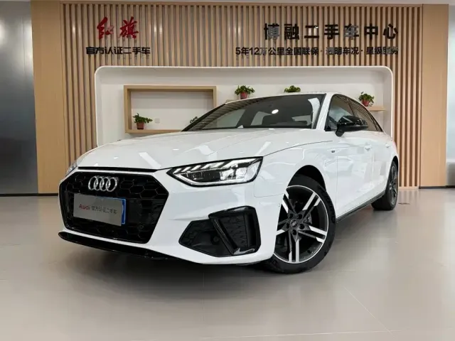 Фотография автомобиля — Audi A4L
