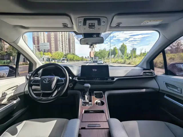 Toyota Granvia — Фото автомобиля 8