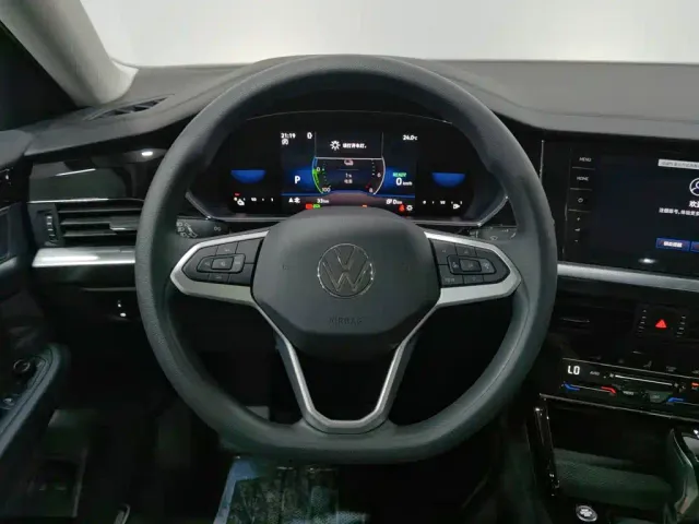 Volkswagen Passat — Фото автомобиля 11
