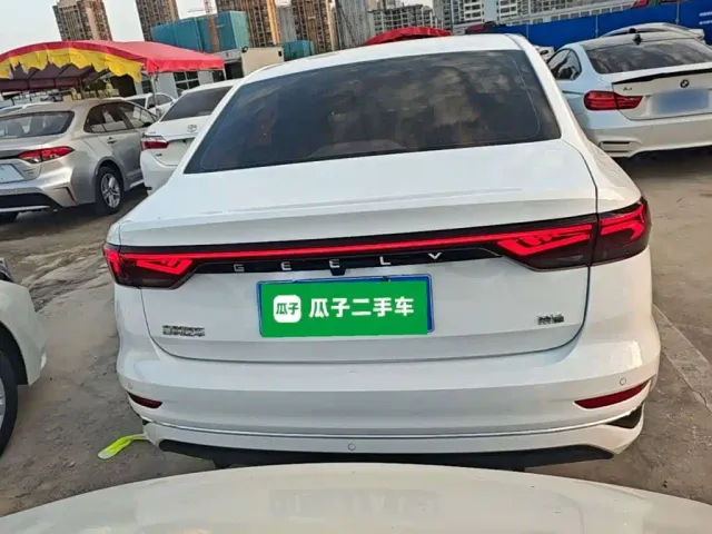 Geely Emgrand — Фото автомобиля 5