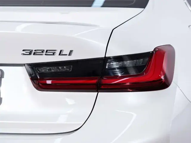 BMW 3 Series — Фото автомобиля 11
