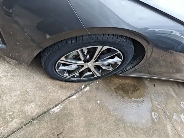 Geely Emgrand — Фото автомобиля 22