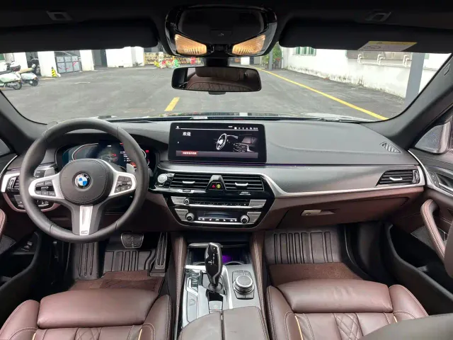 BMW 5 Series — Фото автомобиля 6