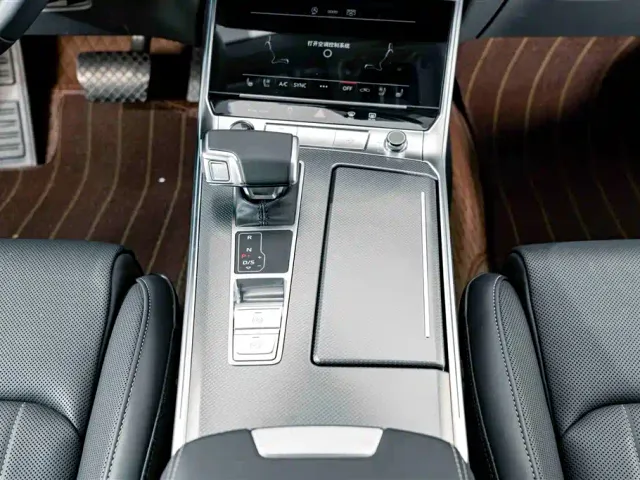 Audi A6L — Фото автомобиля 14
