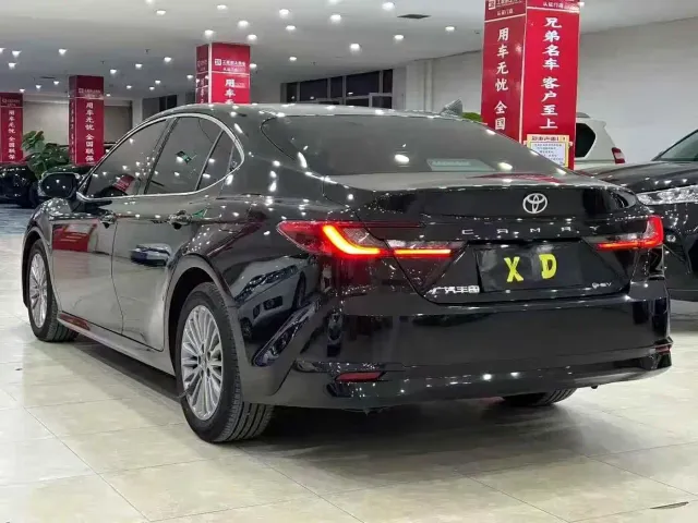 Toyota Camry — Фото автомобиля 3