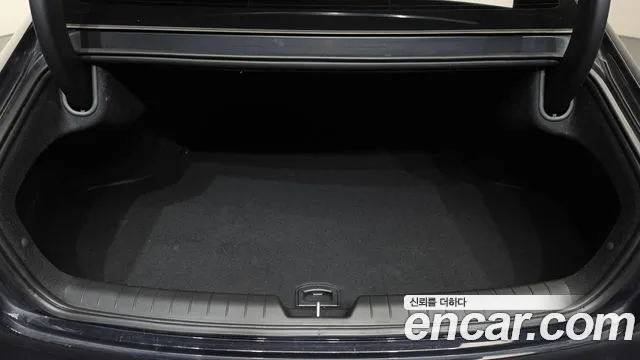 Hyundai Grandeur Grandeur (GN7) 2.5 Бензин 2WD — Фото автомобиля 20