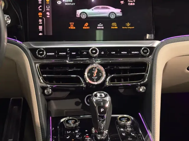 Bentley Flying Spur — Фото автомобиля 23