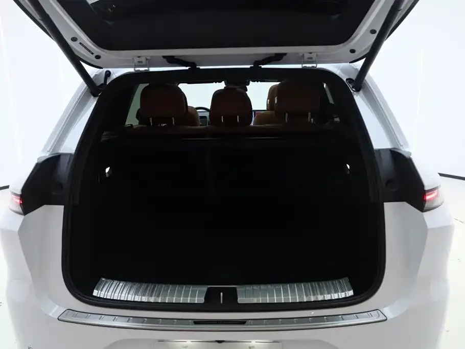 Li Auto Li Auto L6 2024 Pro — Фото автомобиля 14