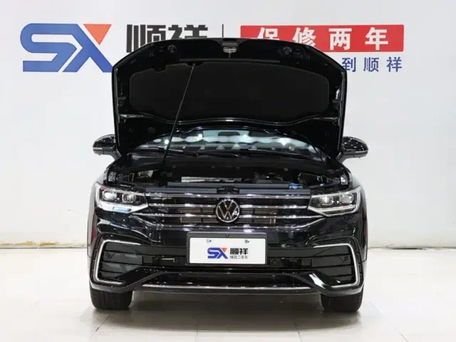 Volkswagen Tiguan L — Фото автомобиля 18