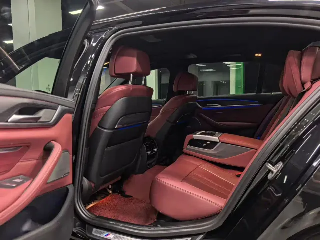 BMW 5 Series — Фото автомобиля 9