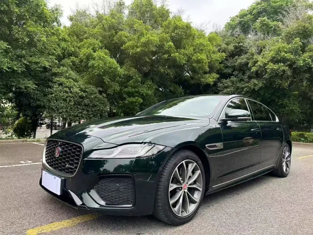 Фотография автомобиля — Jaguar XFL