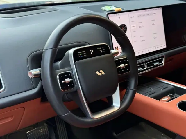 Li Auto L8 — Фото автомобиля 2