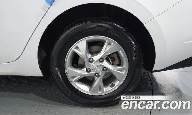 Hyundai Avante — Фото автомобиля 6