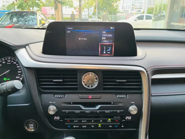 Lexus RX — Фото автомобиля 8