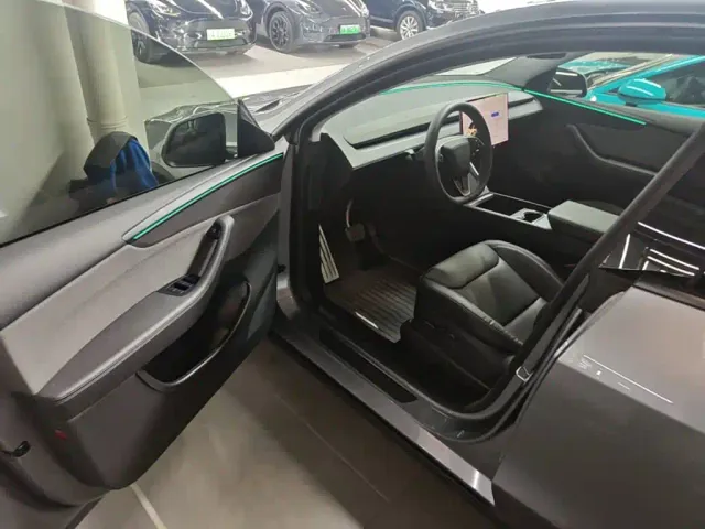 Tesla Model Y — Фото автомобиля 15